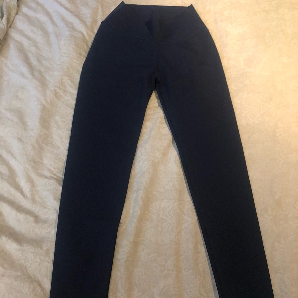CLS Sportswear Capri Legging Size M